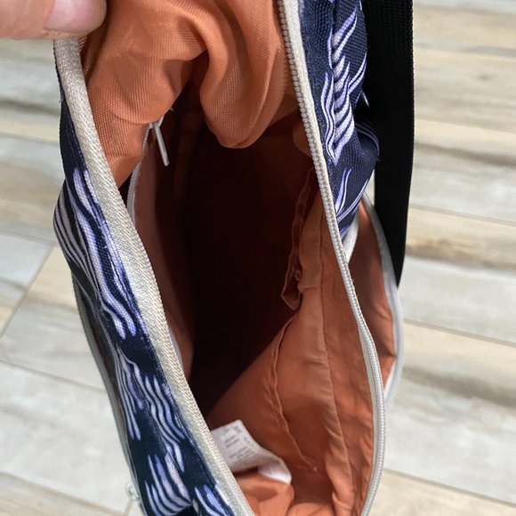 Kavu Navy and White Crossbody Bag - Picture 4 of 8